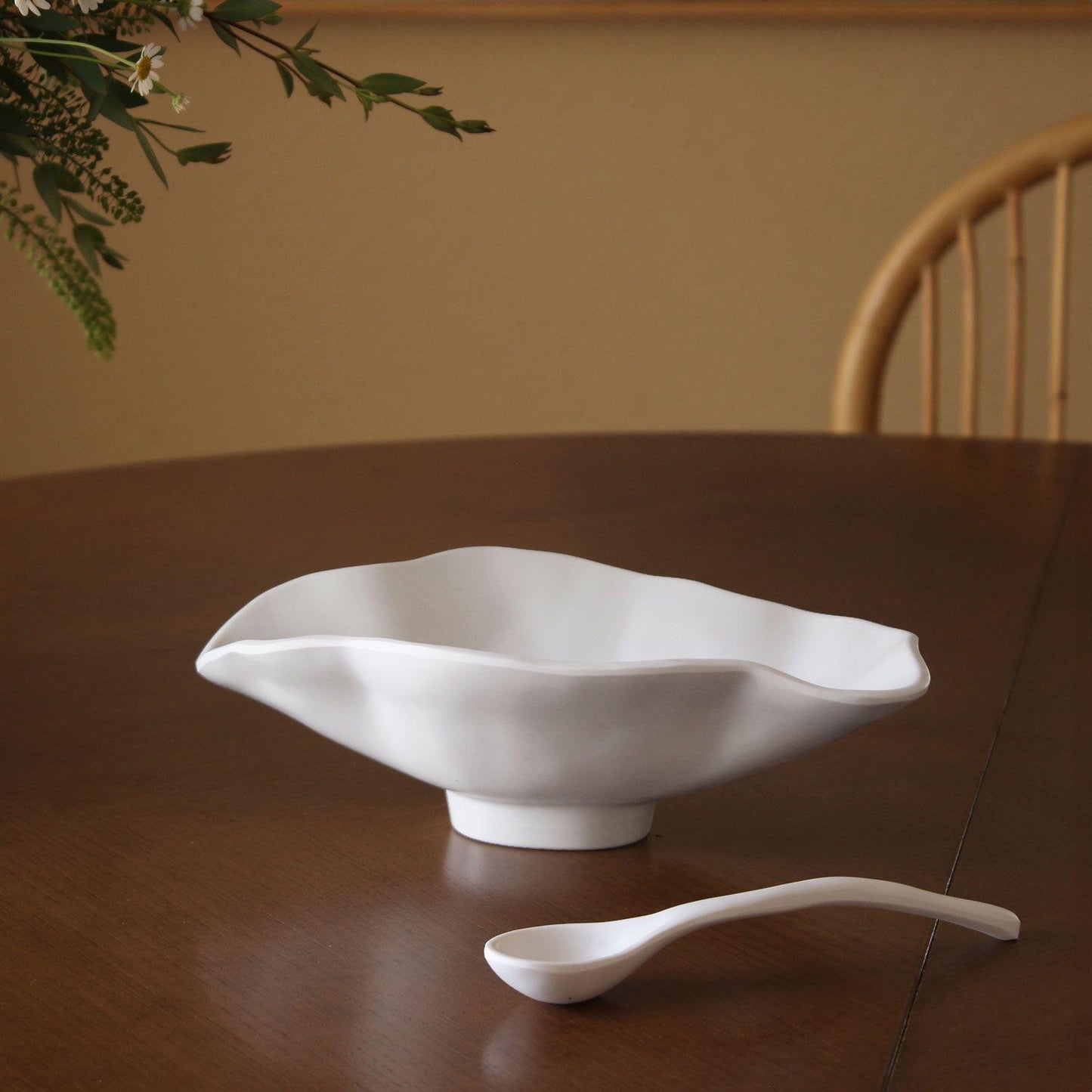 Nube Small Oval Bowl with Spoon (White)