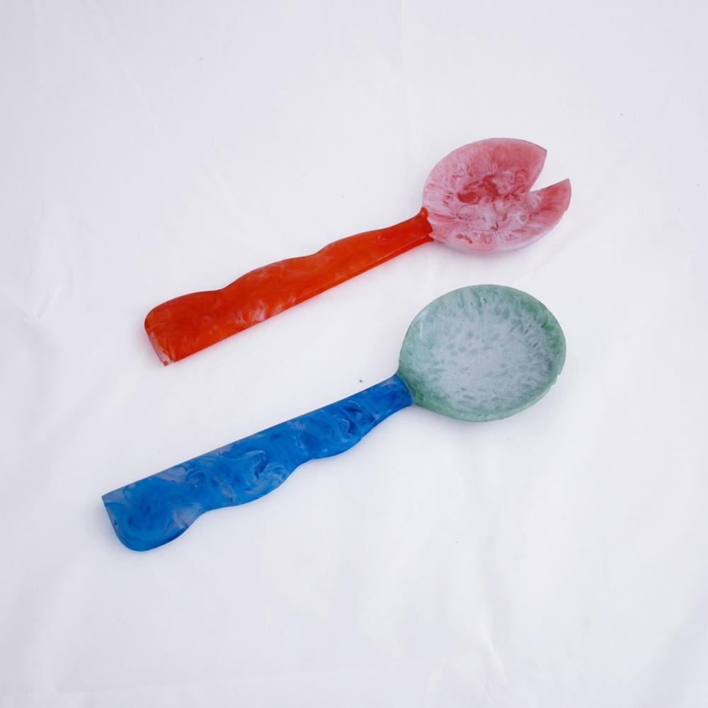 Resin Salad Servers (Orange and Blue)
