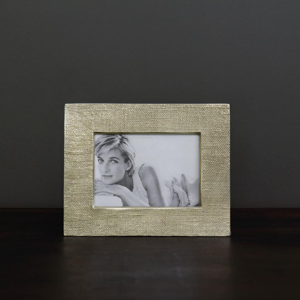 Sierra Modern Fina 5 x 7 (Gold)
