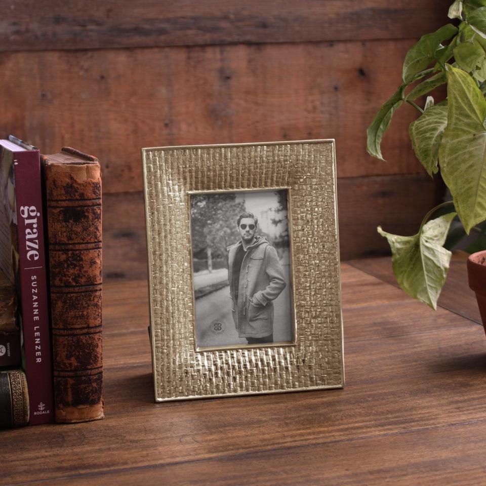 Sierra Modern Nassau 4 x 6 Frame (Gold)