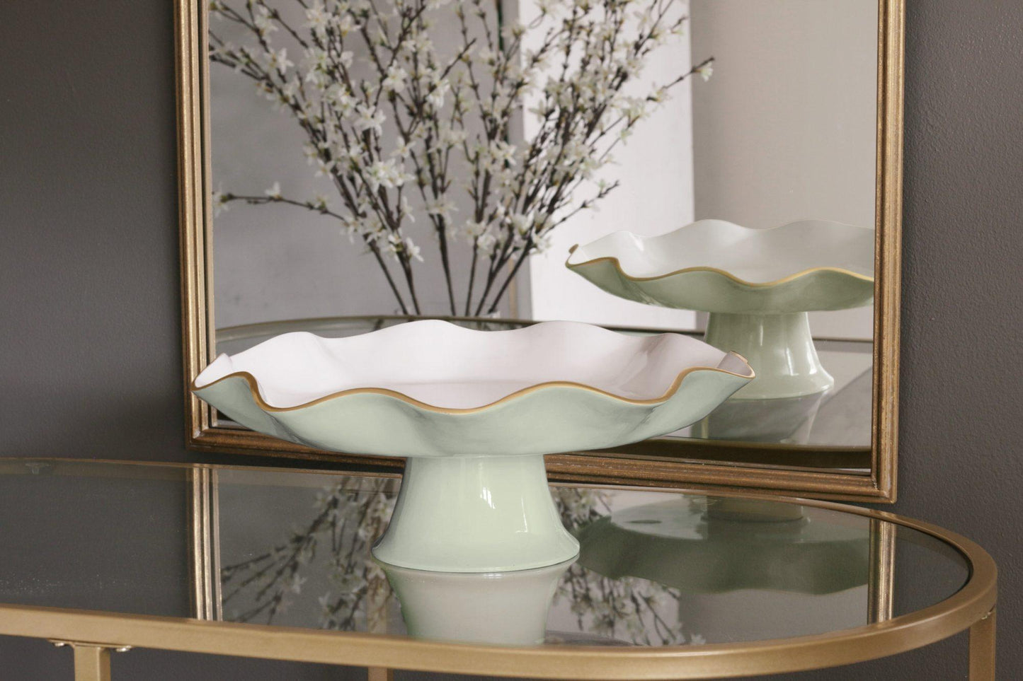 ENCANTO Carola Pedestal Cake Plate (Pistachio and White)