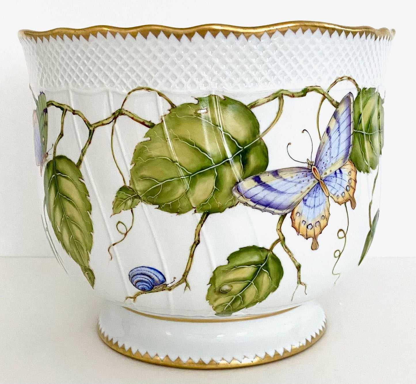 Round Cachepot - Green Leaves w Blue & Yellow Butterfly