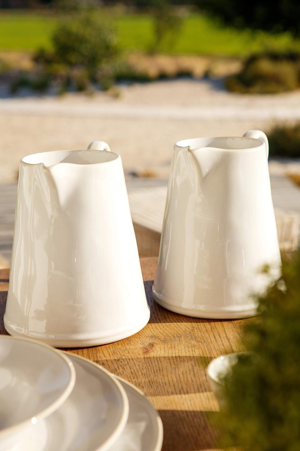 Pitcher 74 oz., White-cream