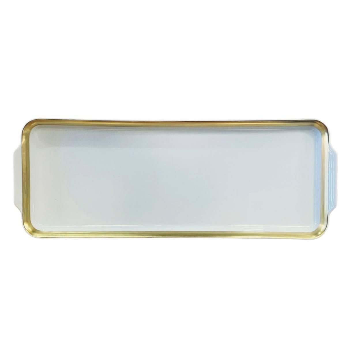 Rectangular cake platter