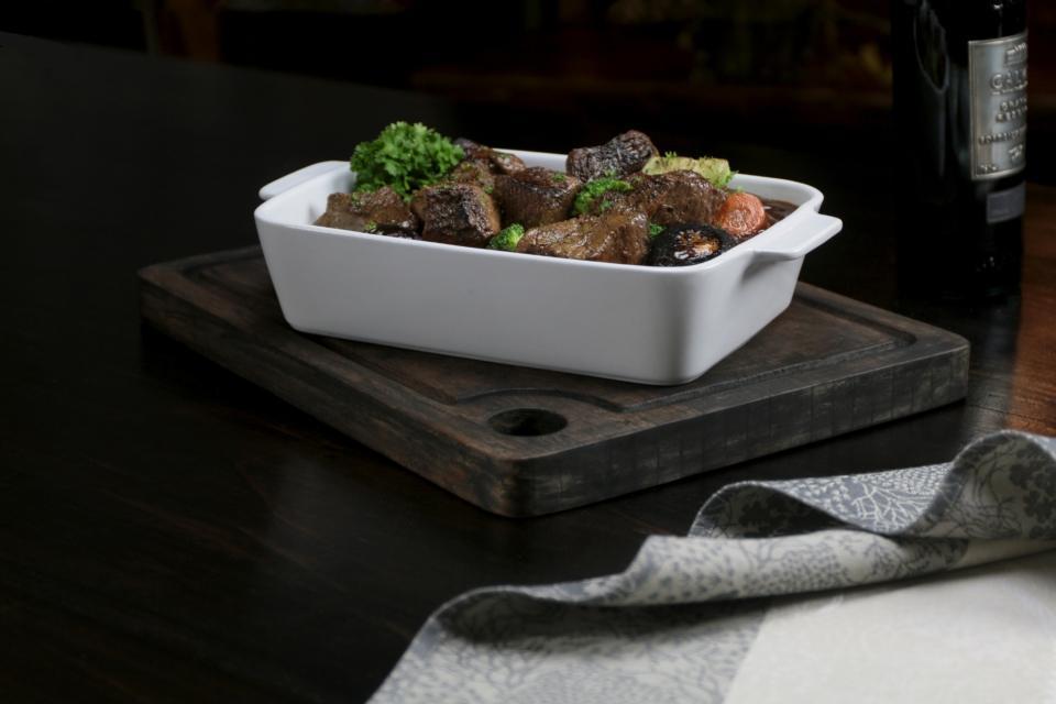 Calaisio Rectangular Casserol Stoneware Roaster Medium, White 2QT