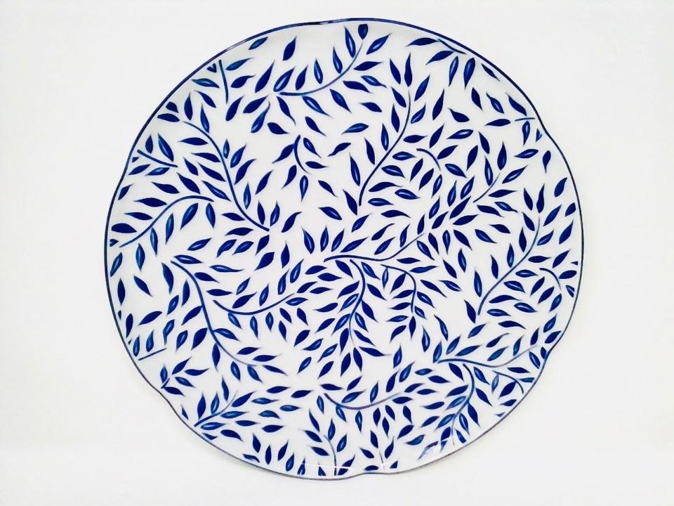 Round cake platter