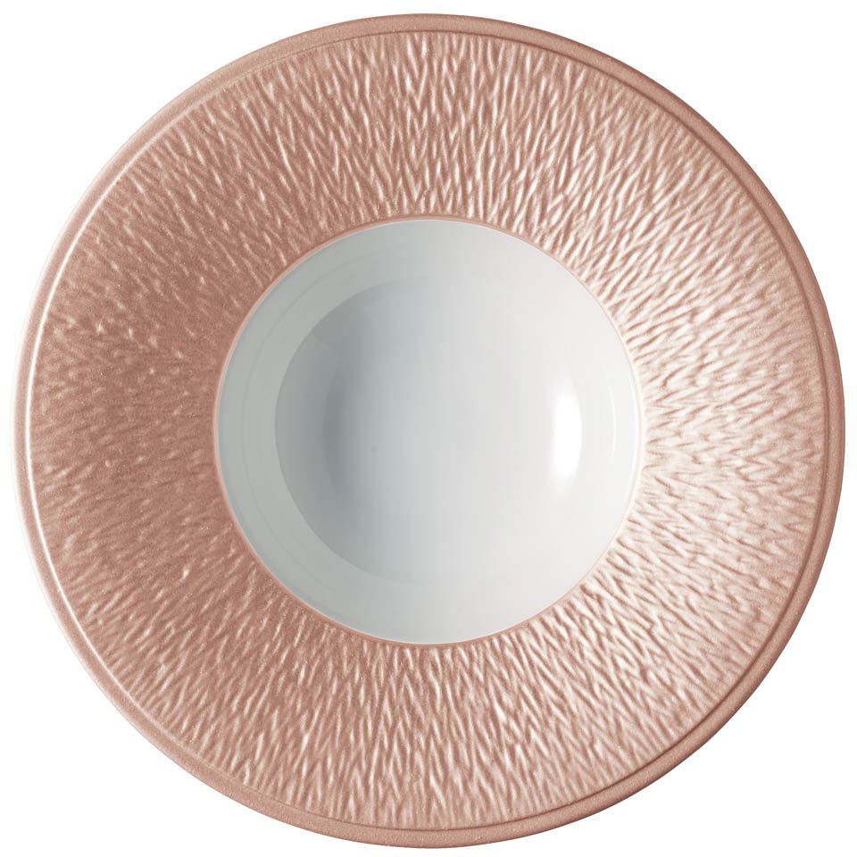 Deep Plate with Engraved Rim 8.9 in