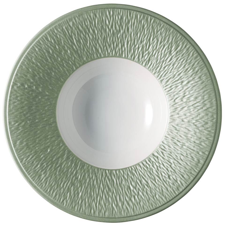 Deep Plate with Engraved Rim 8.9 in