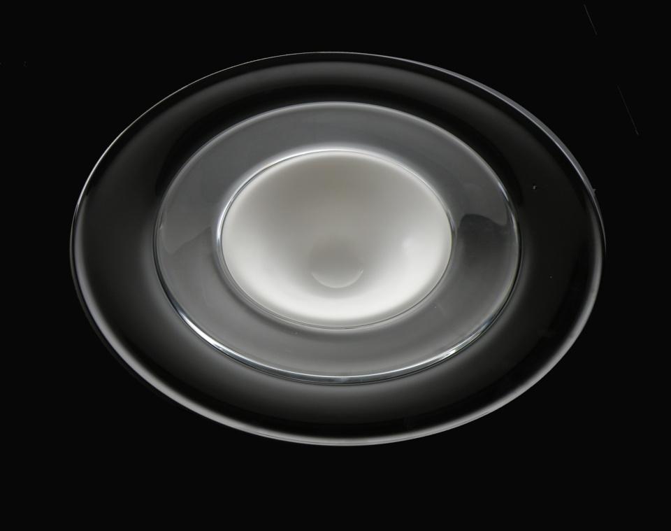Case with Centerpiece â Black