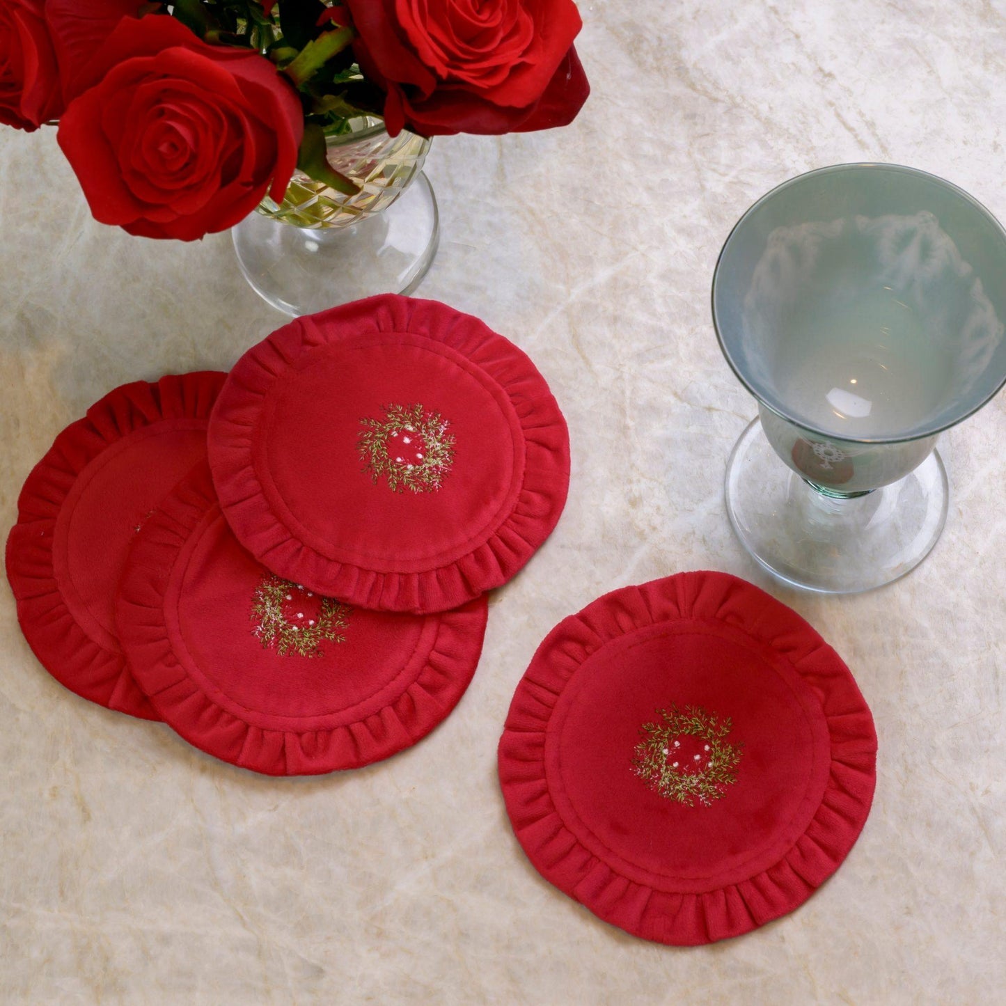 Coaster Set (4) Round Ruffle, Mini Wreath, Velvet Red (White Berries)