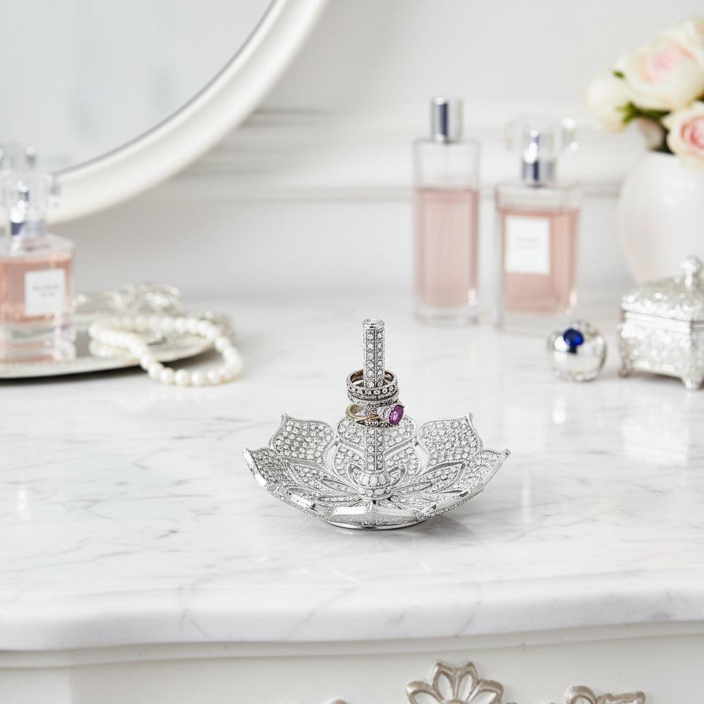 Windsor Ring Holder