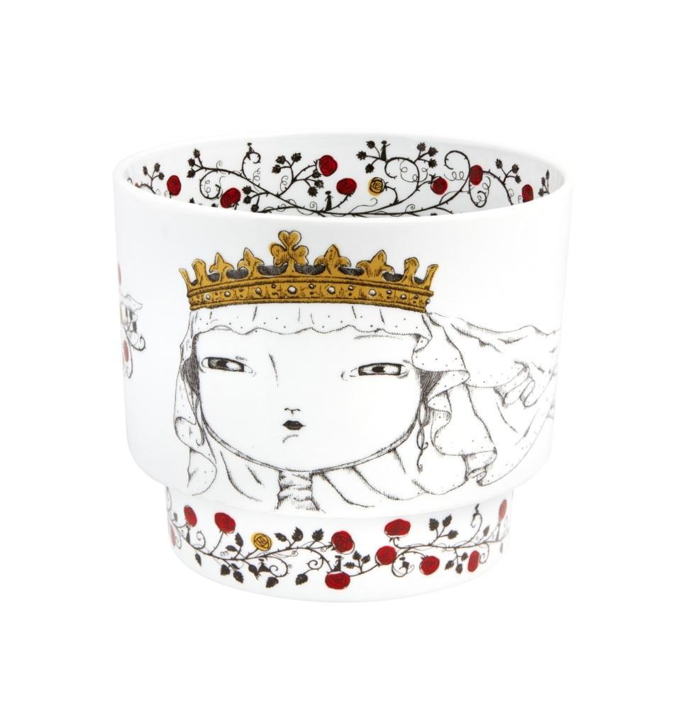 Queen Santa Isabel Cachepot