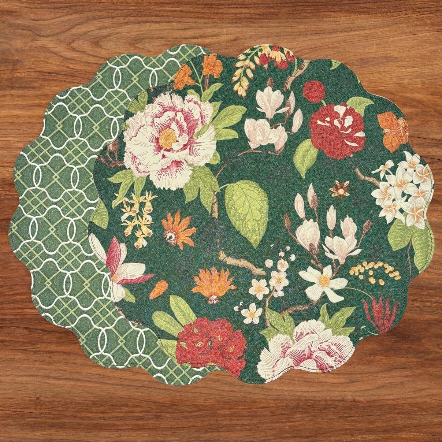 VIDA Cabbage Roses and Trellis Reversible Round Placemats Set of 4 (Green & Red)