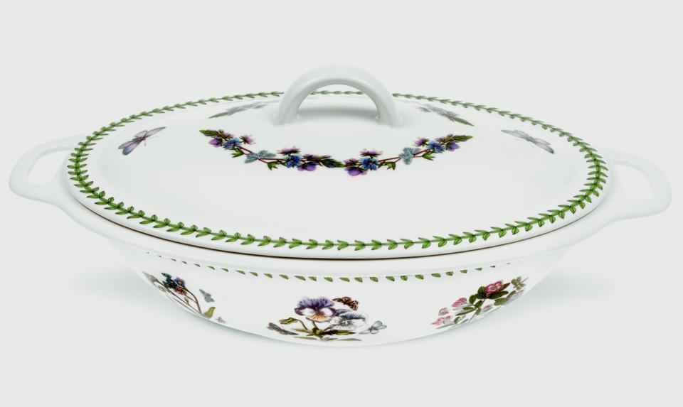 Covered Oval Casserole