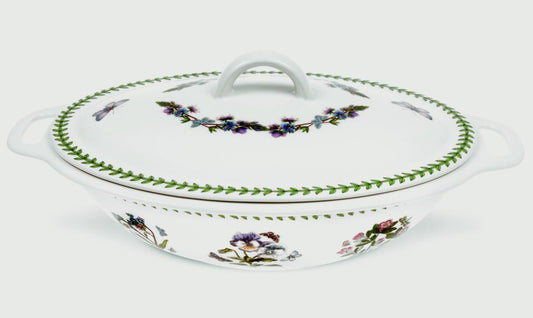 Covered Oval Casserole