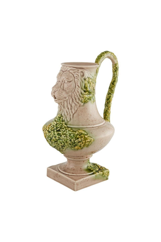 Pitcher Lion