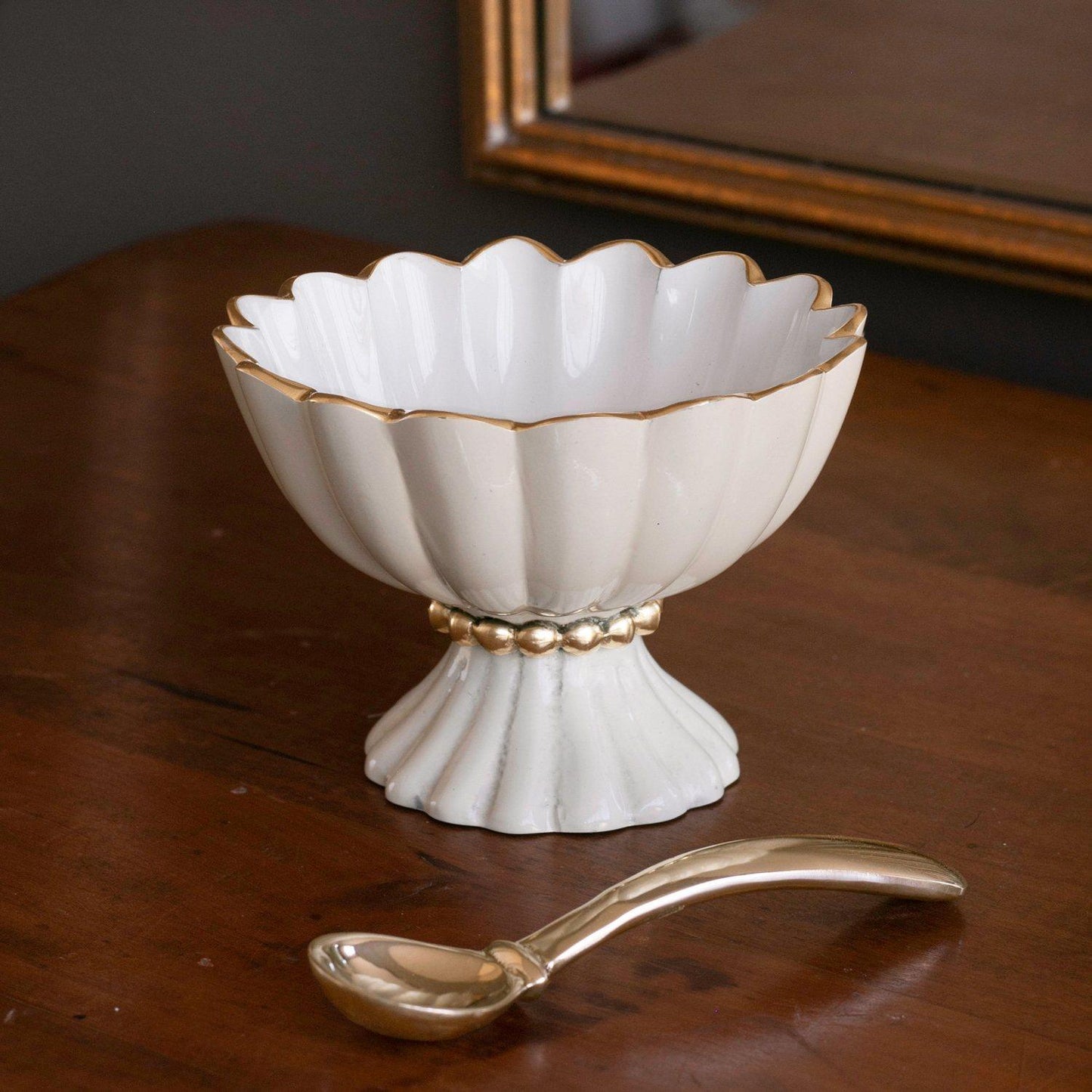 ENCANTO Vienna Mini Pedestal with Spoon (Cream and White)