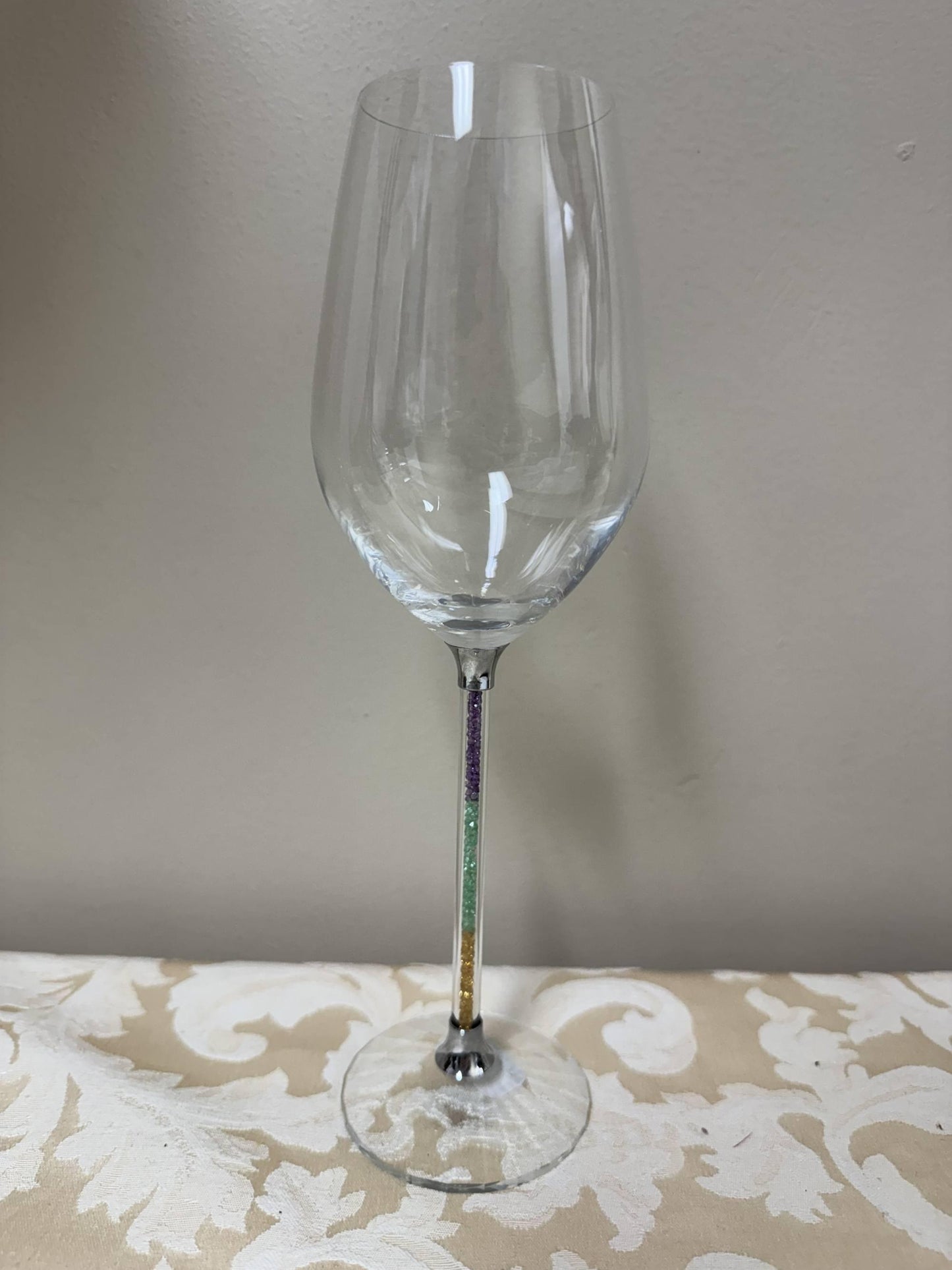 Mardi Gras Wine Glass