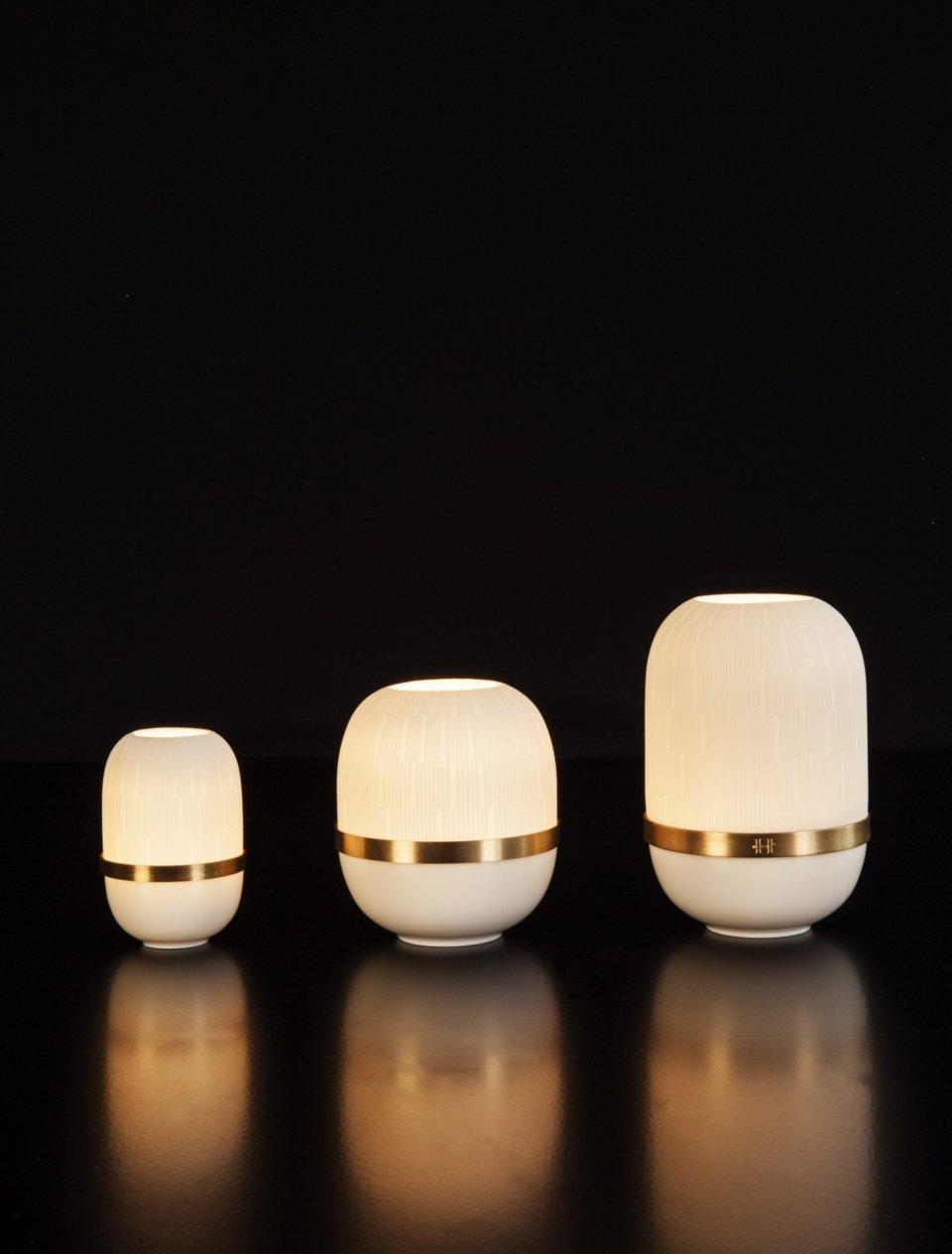 Large Infini Candle Holder with Silver-Colored Band