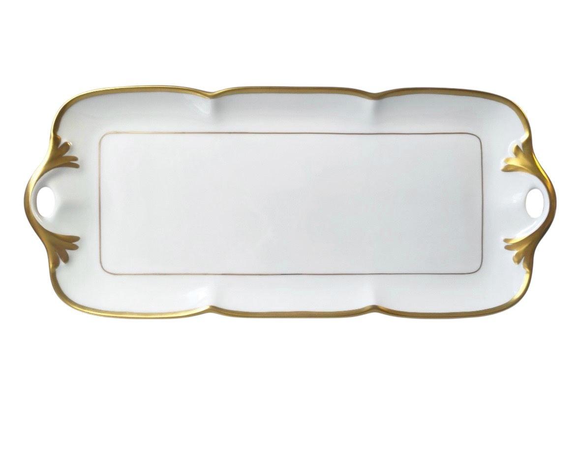 Rectangular cake platter