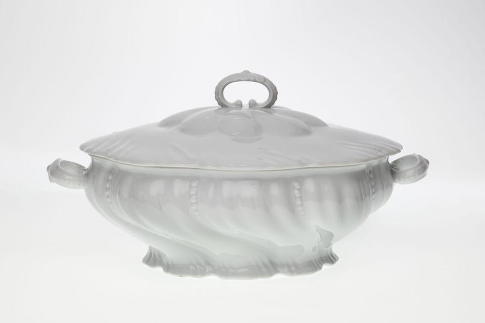 Soup tureen