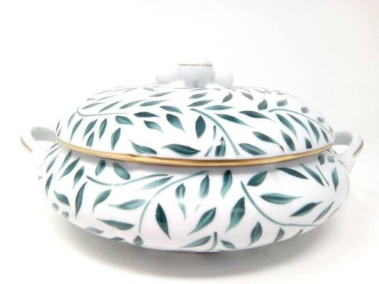 Soup tureen