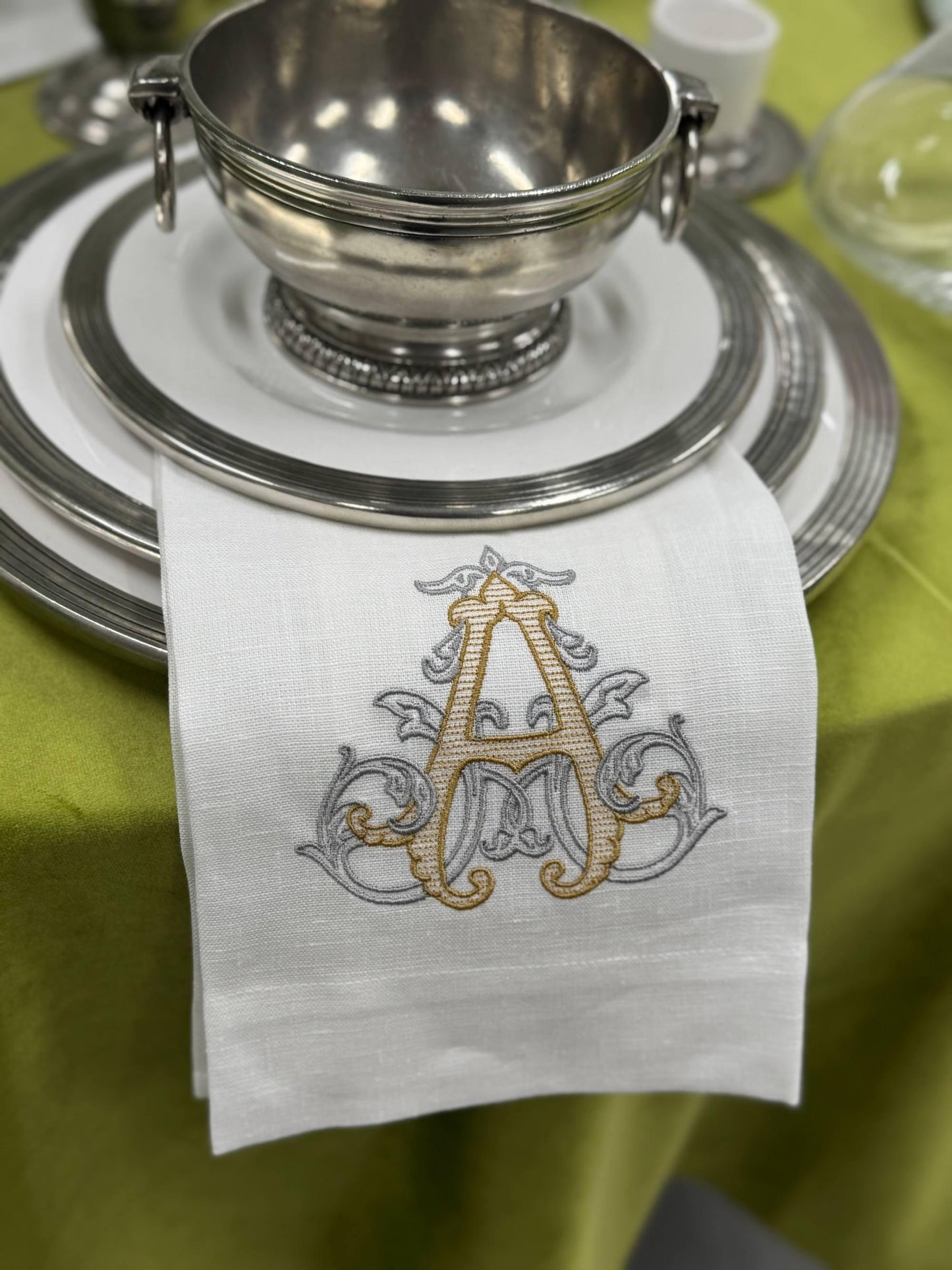 Towel, Vintage Vine Monogram A, White (Gold/Platinum)
