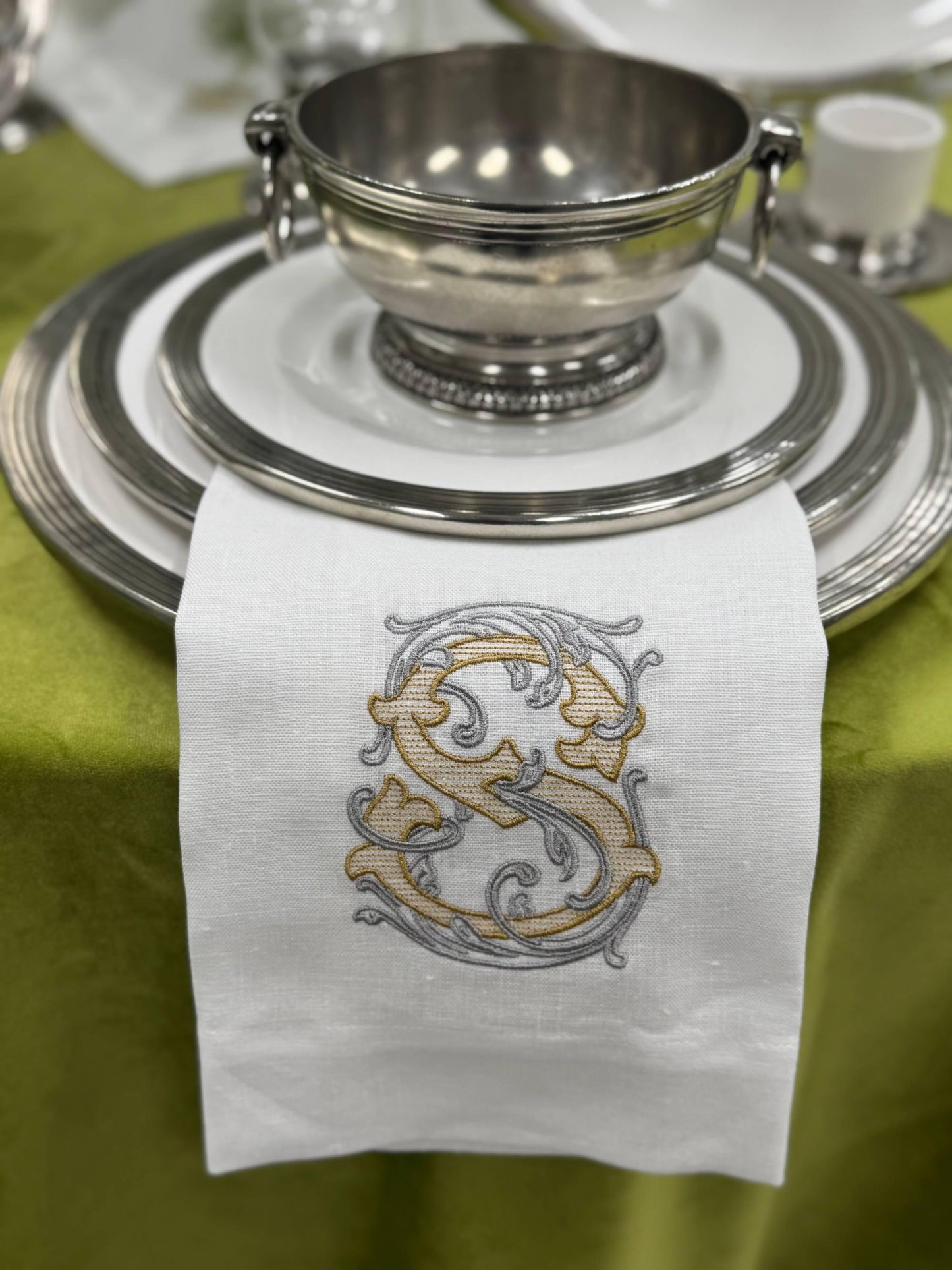 Towel, Vintage Vine Monogram S, White (Gold/Platinum)