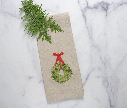 Boxwood Holiday Wreath, Soft Flax (Green/Red)