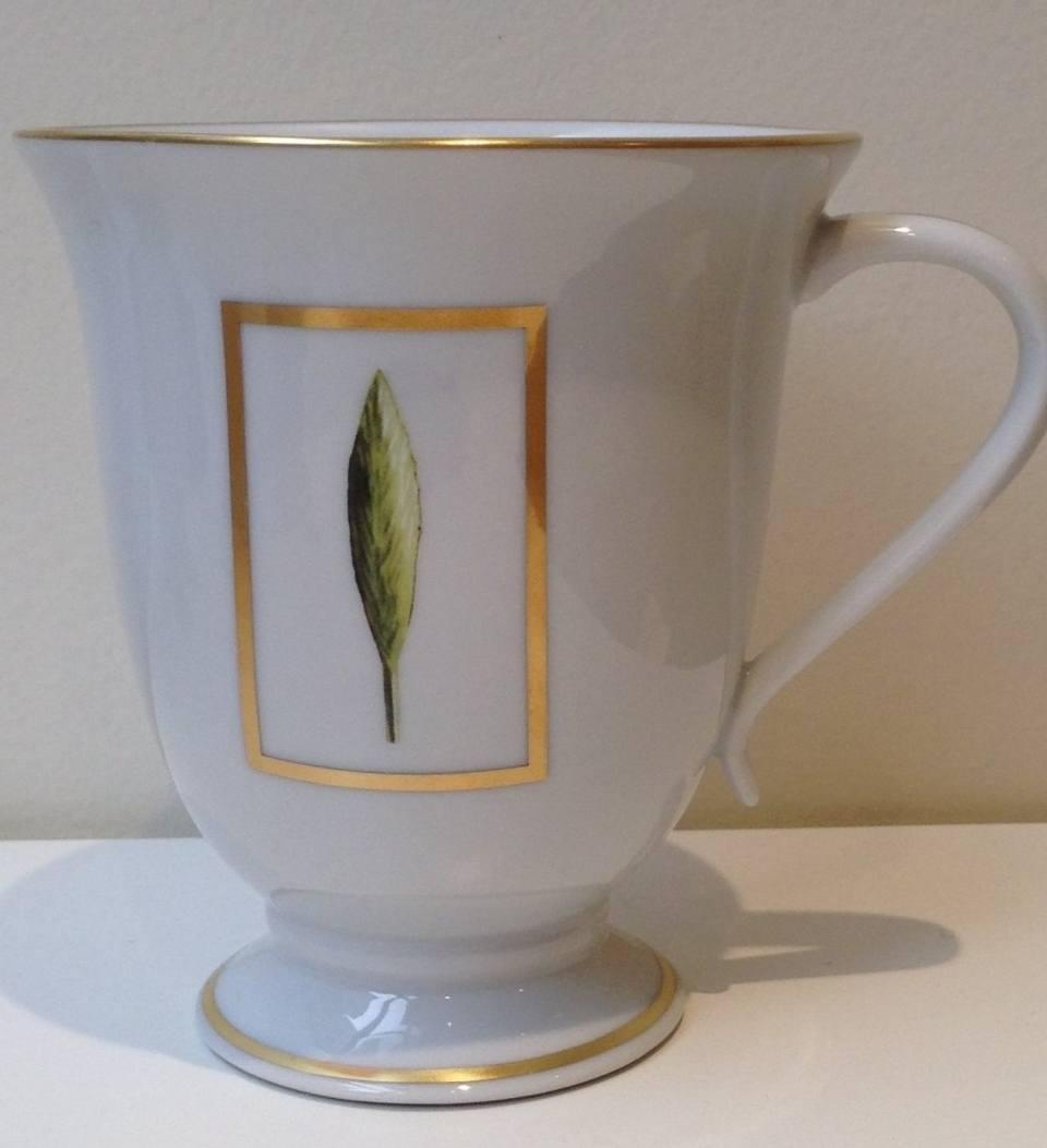 Footed mug