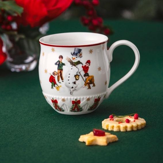 Mug : Building a Snowman