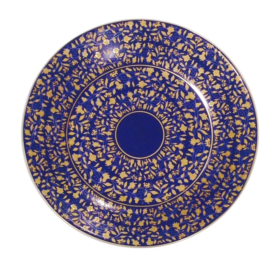 Blue b&b plate