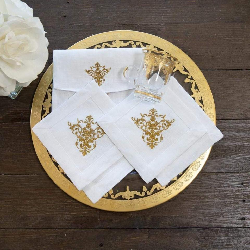 Victorian White Cocktail Napkin Set