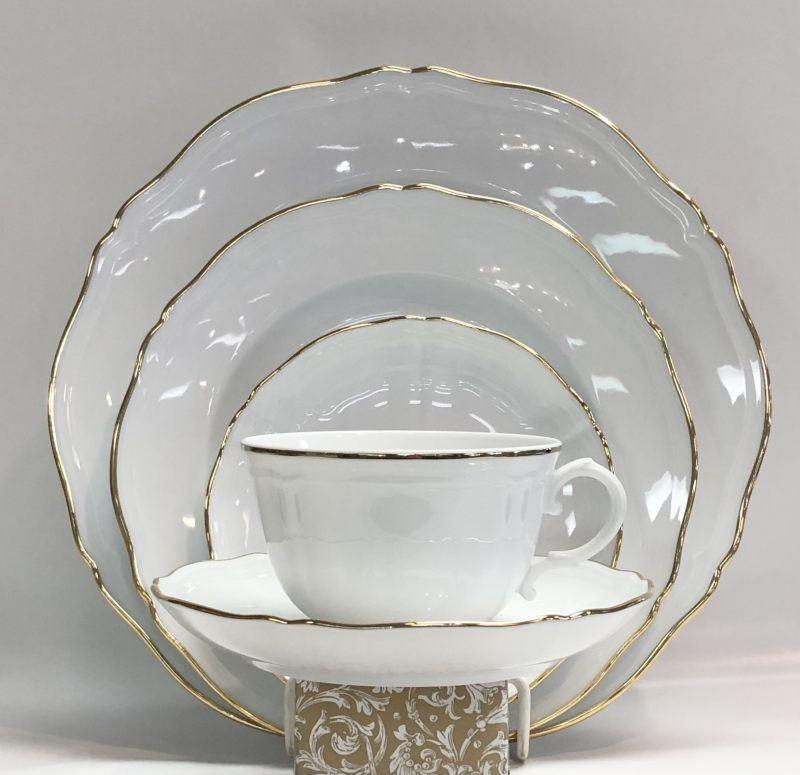 Corona Gold by Richard Ginori Five Piece Place Setting